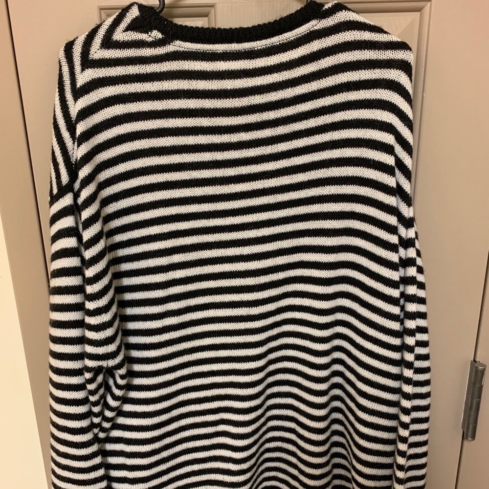 Sweater - Picture 2 of 3